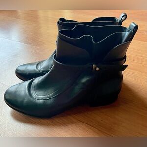 “SIGERSON MORRISON” BLACK LEATHER ANKLE BOOTS SIZE 7